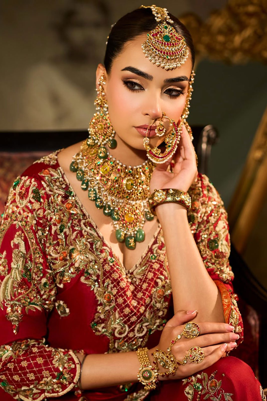 Kundan bridal set with a statement nath