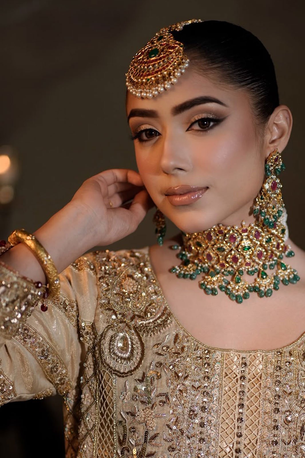Emerald drop choker and matching maang tikka