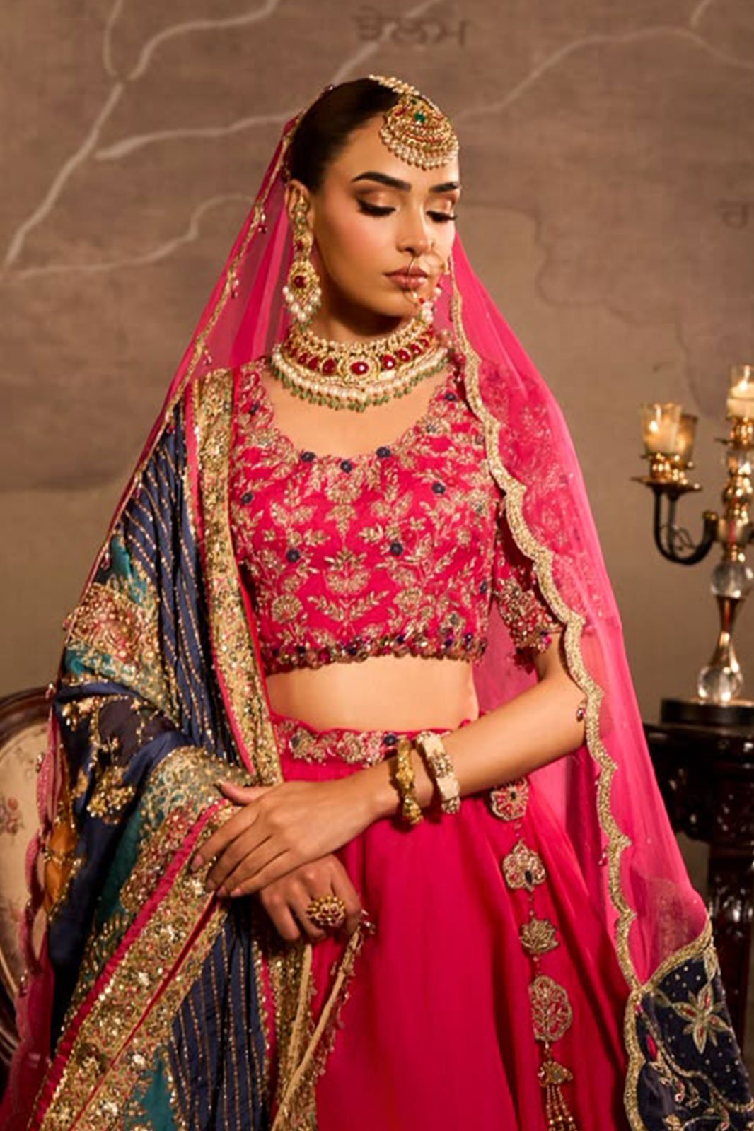 Bridal polki paired with a jewelled potli